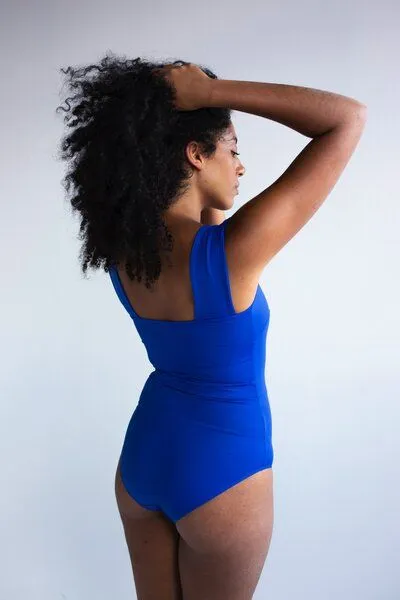 RENDL RENDL Swimsuit No.6 - minimalistischer Badeanzug mit breiten Trägern für alle Größen, Royal, – Produktbild 4 von 4