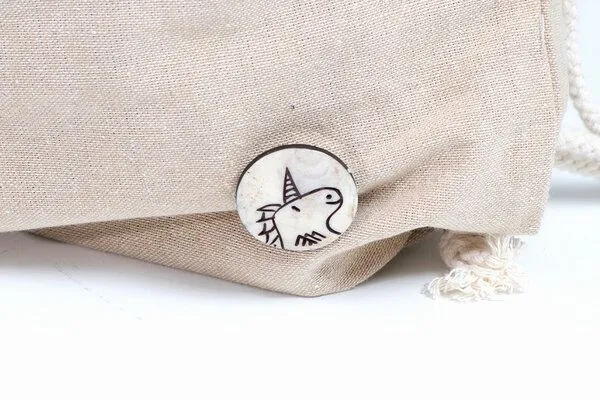 Himal Hemp Himal Hemp Turnbeutel mit Einhorn-Button – Produktbild 4 von 4