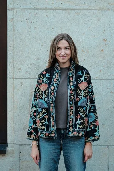Haus of Namaste Haus of Namaste Bestickte Samtjacke aus Bio-Baumwolle – wendbar, Schwarz, – Produktbild 1 von 4