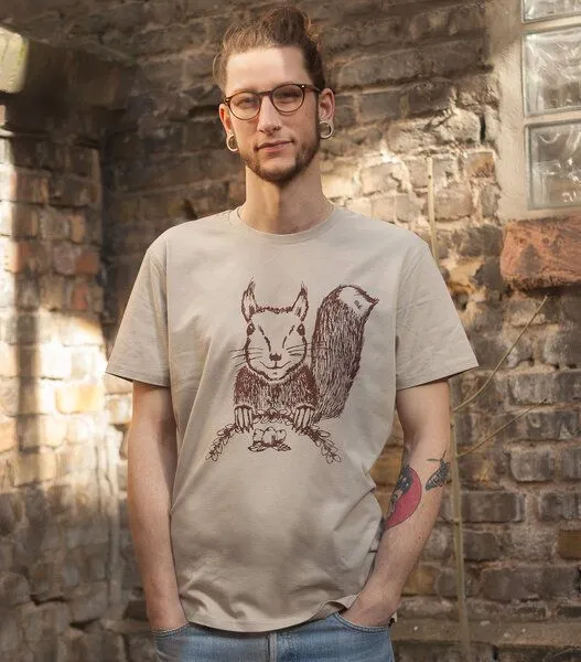 päfjes päfjes Ella Eichhorn / Squirrel - Fair Wear Männer T-Shirt - Sandbrown – Produktbild 2 von 3