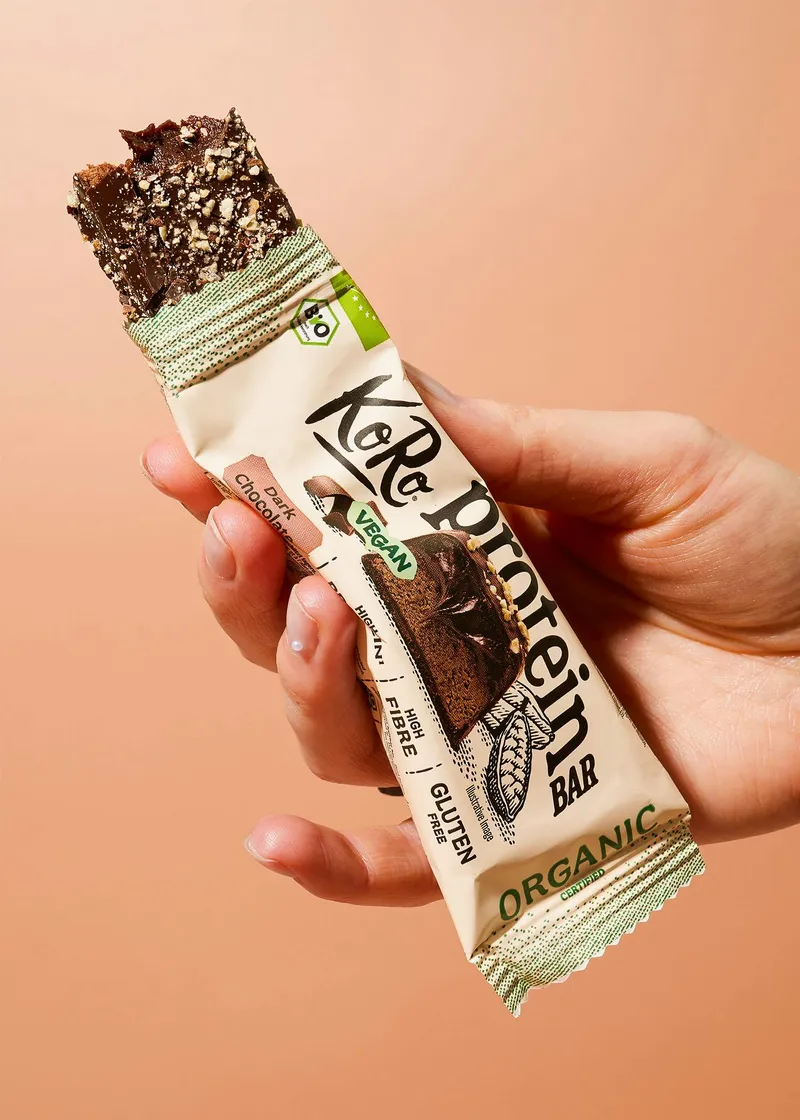 KoRo Vegan Bio Protein Bar Dark Chocolate | 12 x 45 g – Produktbild 4 von 5
