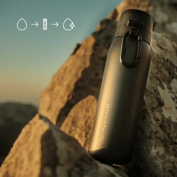 Tappwater Tappwater BottlePro Adventure - Wasserflasche 750ml. Thermoflasche mit Filter, filtert 99,99% der Krankheitserreger., Schwarz, – Produktbild 3 von 4