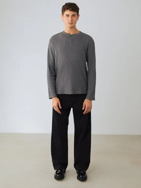 Honest Basics Honest Basics Herren Henley Langarmshirt aus Bio- und recycelter Baumwolle, Shale, – Produktbild 4 von 4