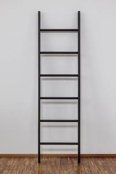 kleiderleiter_de kleiderleiter_de Kleiderleiter/ Handtuchleiter aus schwarzer Eiche – Produktbild 3 von 4