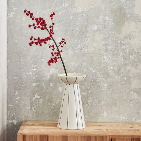 onomao onomao Handgemalte Vase 'Duarte' aus Steinzeug, Blau gestreift, – Produktbild 3 von 4