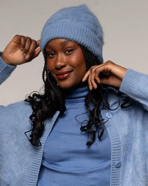 Alma & Lovis Alma & Lovis Weiche Kuschelmütze aus gebrushtem Alpakastrick | Brushed Cap, Blue (blau), – Produktbild 2 von 4