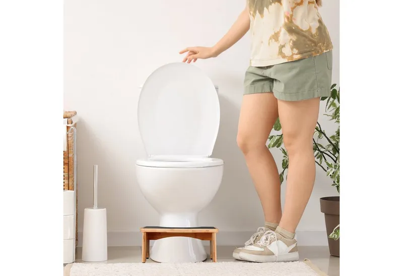 RELAXDAYS RELAXDAYS Badhocker Toilettenhocker aus Bambus (1 St), Braun|schwarz, – Produktbild 3 von 5