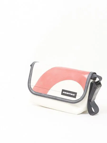 Freitag Freitag F41 Hawaii Five-O - red white (000004494159) – Produktbild 2 von 3