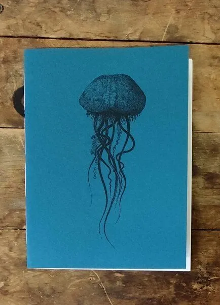 NanMa NanMa Handgebundenes Notizbuch „Qualle“ – In Österreich bedrucktes Skizzenbuch für Zeichnen und Journaling, Blau, – Produktbild 2 von 4