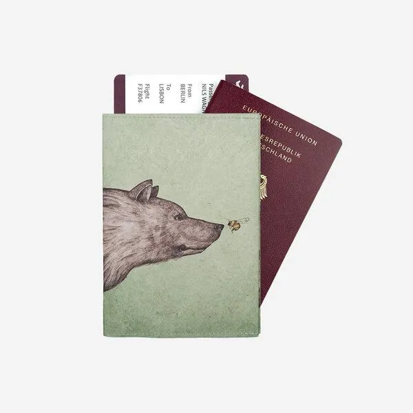 paprcuts paprcuts RFID Reisepasscover, Die begegnung | ligarti koop, – Produktbild 1 von 4