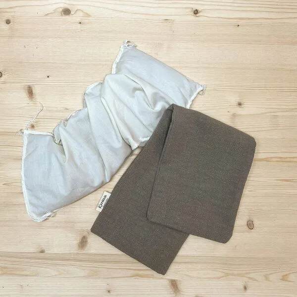 Kumanu - von Natur aus gut Kumanu - von Natur aus gut Wärmekissen mit Bio-Getreide 50x15cm, Taupe - 100% ramie, – Produktbild 3 von 4