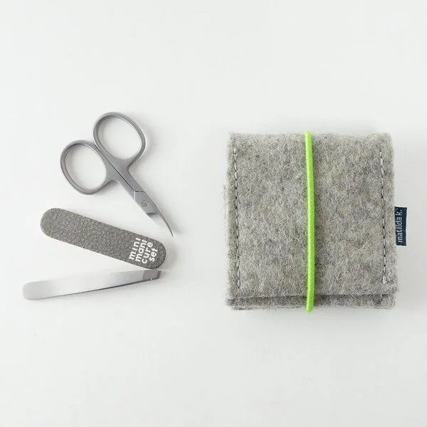 matilda k. manufaktur matilda k. manufaktur mini-maniküre-set 'ella' aus Wollfilz mit Rundgummi-Verschluß in vielen Farben, Hellgrau, – Produktbild 7 von 7