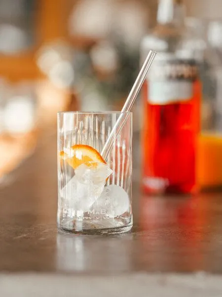 MaBe MaBe Glas - Upcycling - aus einer leergetrunkenen Campari Flasche - der Sommer Hit - natürlich auch im Herbst & Winter und im Frühling – Produktbild 1 von 4