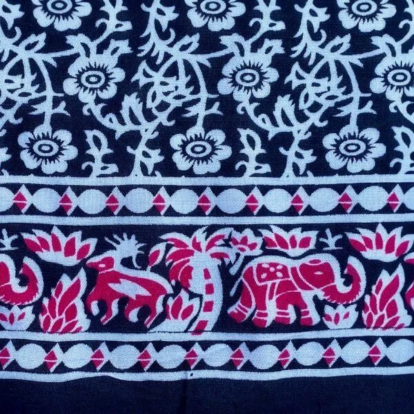 Der Lindwurm Der Lindwurm Sarong- Mandala, Dunkelblau (rotes mandala), – Produktbild 3 von 3