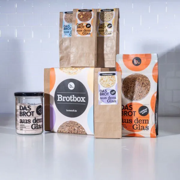 brotstoff brotstoff Geschenkset - Box mit Brotbackmischung im Glas + Nachfüllpaket + 4 x Probierpaketen – Produktbild 1 von 4