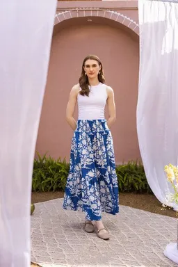 Haus of Namaste Haus of Namaste A-Linien Rock schwarz floral „Neel Mehfil" Handblockgedruckt im 100% Baumwolle – Produktbild 1 von 1