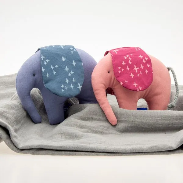 Flosinn Flosinn Knistertier Baby Kleiner Elefant Bio-Greifling, Grau, – Produktbild 2 von 4