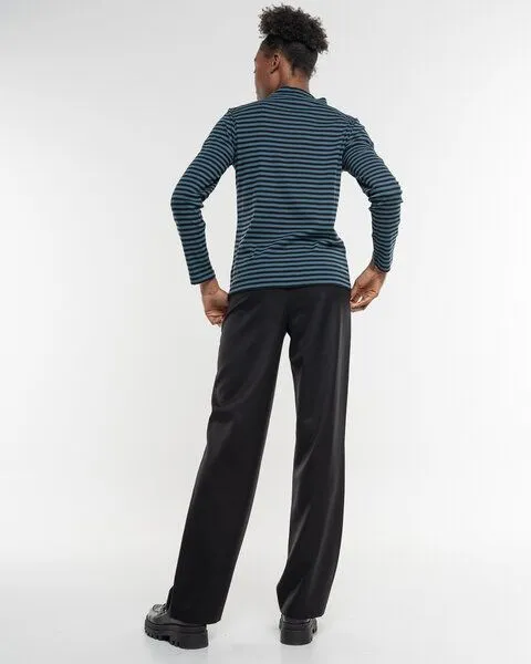 Alma & Lovis Alma & Lovis Turtleneck Ringelshirt aus softer Bio-Baumwolle | Ringel Turtleneck, Pinie (grün), – Produktbild 3 von 4