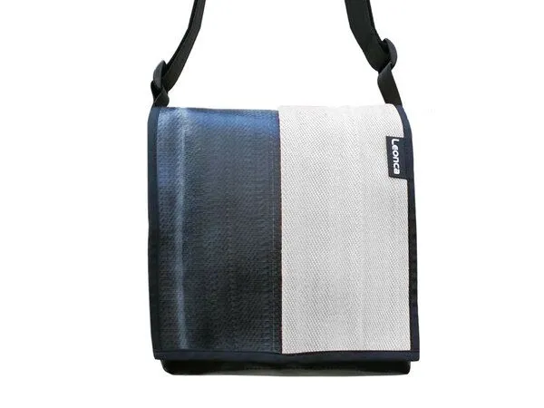 Leonca Leonca Taschen aus Feuerwehrschlauch in 3 Farben/ 5 Größen, Weiss, – Produktbild 1 von 8