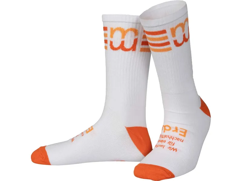 Memo memo Tennissocken "Laufen für eine nachhaltige Erde" aus Bio-Baumwolle, weiß, Gr. 42-46 – Produktbild 1 von 1