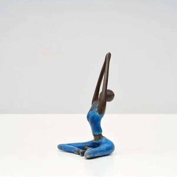 Moogoo Creative Africa Moogoo Creative Africa Bronze-Skulptur Yoga "Adeline" | by Hamidou | Unikate, Blau, – Produktbild 3 von 3