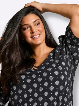 sheego Longshirt schwarz-ecru-bedruckt – Produktbild 1 von 1