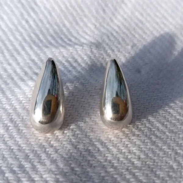 pakilia pakilia Ohrstecker "Lágrima plata" – Produktbild 1 von 1