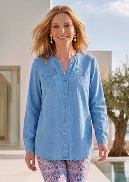 Goldner Bluse in Denim-Optik mit Lochstickerei - hellblau von Goldner Fashion – Produktbild 1 von 1