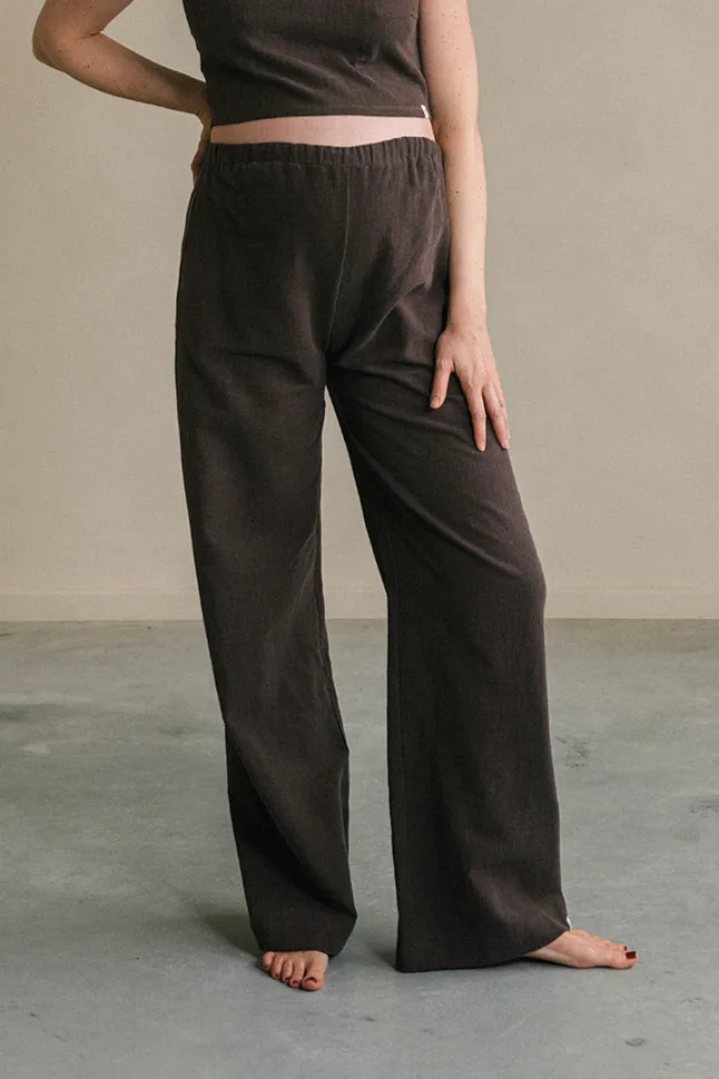 The View Yoga The View Yoga Damen vegan Hose Teya Umstandsmode Braun, Dunkelbraun, – Produktbild 2 von 2