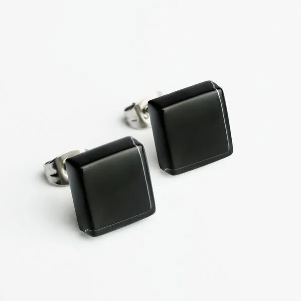 ALEXASCHA ALEXASCHA Minimalistische Ohrstecker, klein, aus Glas, Onyxschwarz, – Produktbild 1 von 4
