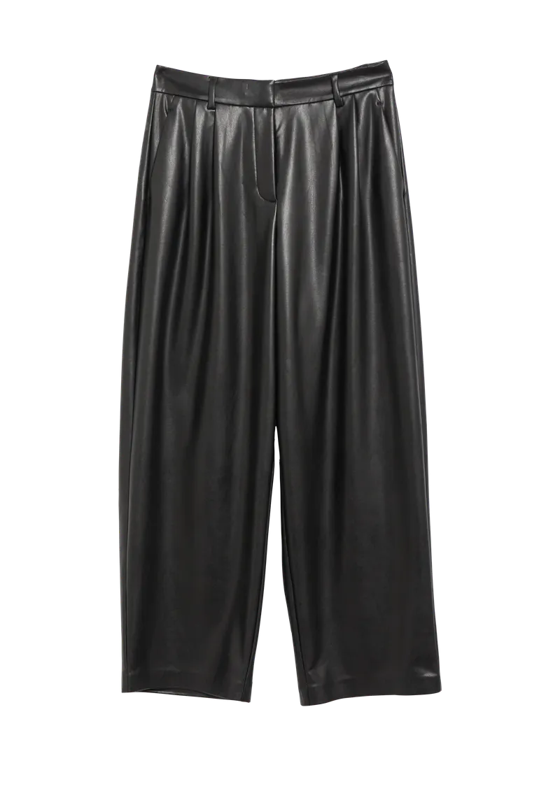 comma comma Verkürzte Bundfaltenhose in Fake Leather, Schwarz, – Produktbild 1 von 3