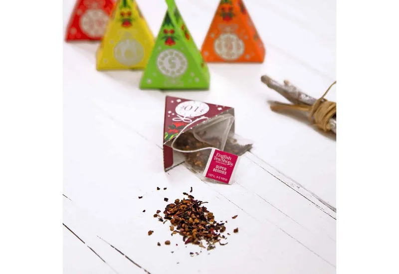 English Tea Shop English Tea Shop Tee Adventskalender "Mosaik weiß", BIO, 25 Pyramidenbeutel, 25 verschiedene BIO-Tees und Teemischungen. – Produktbild 5 von 5