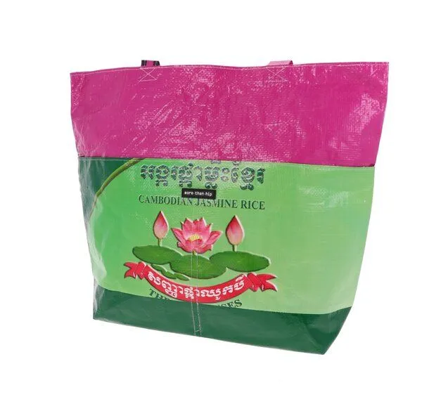 MoreThanHip MoreThanHip Reißverschluss Shopper-Tasche aus recyceltem Reis-, Tierfutter- oder Zuckersack – Moni, Lotus - rosa grün, – Produktbild 2 von 4