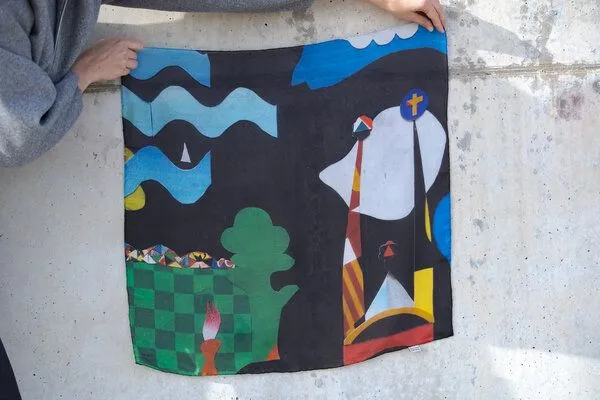 DEMANO DEMANO Seidenschal mit urbanem Design, Schwarz, – Produktbild 2 von 2