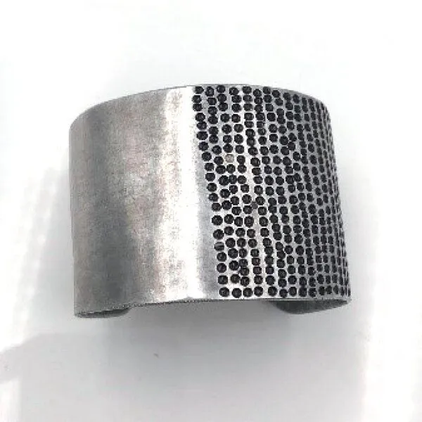 Bawa Hope Bawa Hope Armreif Aluminium "Half Dots" recycelt – Produktbild 1 von 1