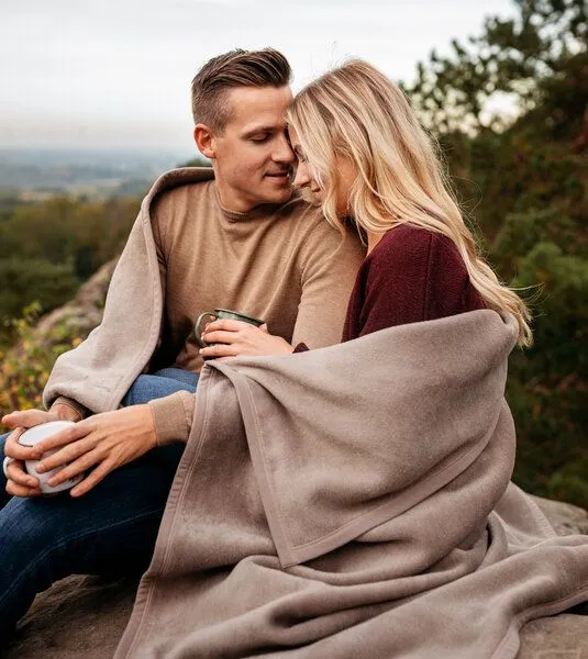 biederlack biederlack Wohn-und Kuscheldecke "Unicolour " tolle Farben wählbar, Graphit, – Produktbild 1 von 4