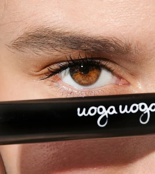 Uoga Uoga Uoga Uoga Natürliche Volumen Mascara, Schwarz, – Produktbild 3 von 4