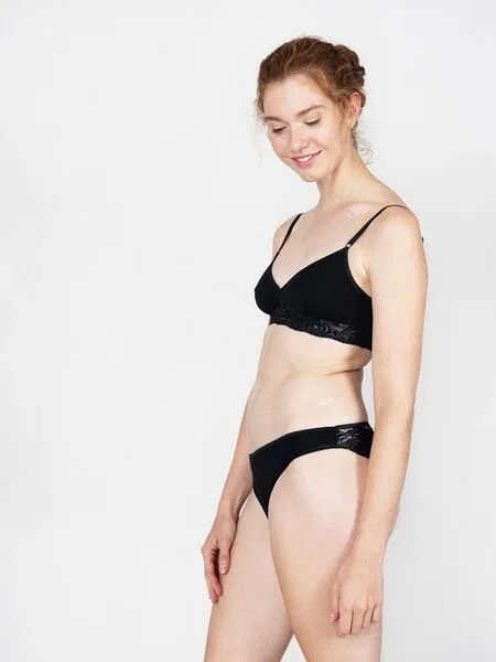 erlich textil erlich textil Amelie bügelloser BH mit Spitze aus recyceltem Polyamid, Schwarz, – Produktbild 4 von 5