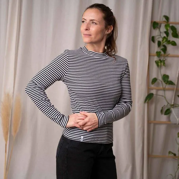 Vresh Clothing Vresh Clothing Viyola - Turtle Neck Longsleeve aus Biobaumwolle, Gestreift S/W, Gestreift s/w, – Produktbild 1 von 4