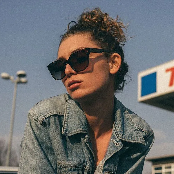 TAKE A SHOT TAKE A SHOT Sonnenbrille Jane Walnussholz – Produktbild 4 von 4