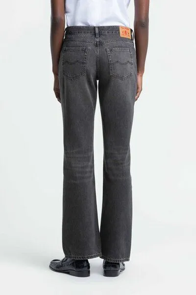 Kings Of Indigo Kings Of Indigo Jeans Teruko - Mid Rise Flared - Vilma Brown Black Worn – Produktbild 3 von 4