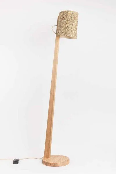 ALMUT von Wildheim ALMUT von Wildheim Dimmbare Stehleuchte aus Eiche Lampenschirm aus Naturmaterialien, Almheu (grün), – Produktbild 1 von 4