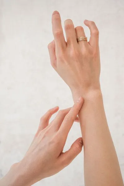 Jyoti - Fair Works Jyoti - Fair Works Ring Revali Messing – Produktbild 3 von 4