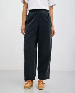 Rotholz Rotholz Weite Sweatpant Mit Bundfalte Bio Baumwolle – Produktbild 1 von 1