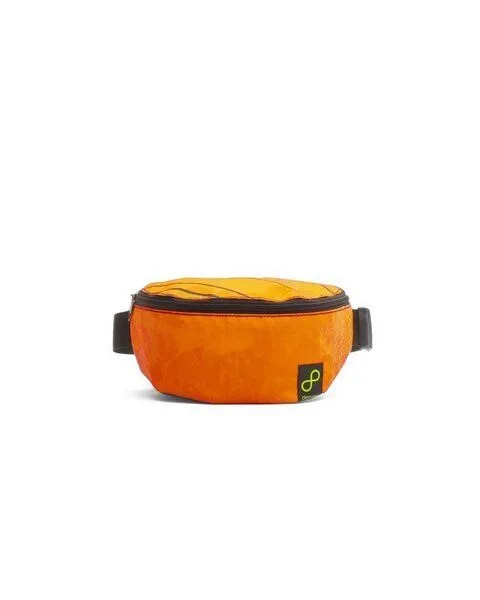DEMANO DEMANO Gürteltasche aus recycelten Kitesurf-Drachen „Mundaka“, Orange, – Produktbild 2 von 3