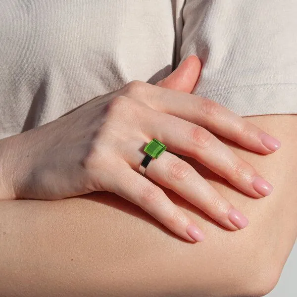 ALEXASCHA ALEXASCHA Geometrischer Ring aus Glas, mini, Grasgrün, – Produktbild 2 von 4