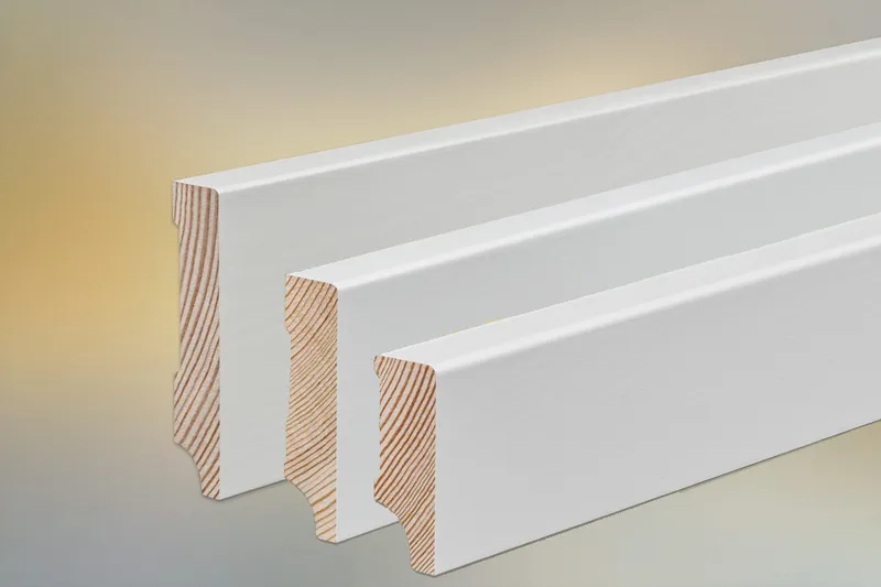 woodstore24 Sockelleisten Kiefer weiß für Parkett und Massivholzdielen, 40 x 15 mm, Oberkante gerade, weiß lackiert, Fixlänge 2,4 m – Produktbild 1 von 1