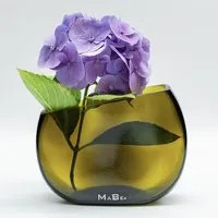 MaBe MaBe Vase aus dem fränkischen Bocksbeutel in oliv – Produktbild 1 von 1