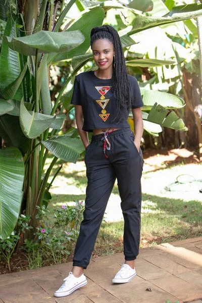 Africulture Jogging Hose Africulture "Kitenge Fusion", unisex, Schwarz, – Produktbild 2 von 2