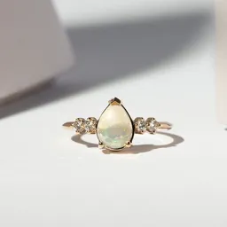 Eppi Eppi Opal-Ring mit Diamanten Ammara – Produktbild 1 von 1